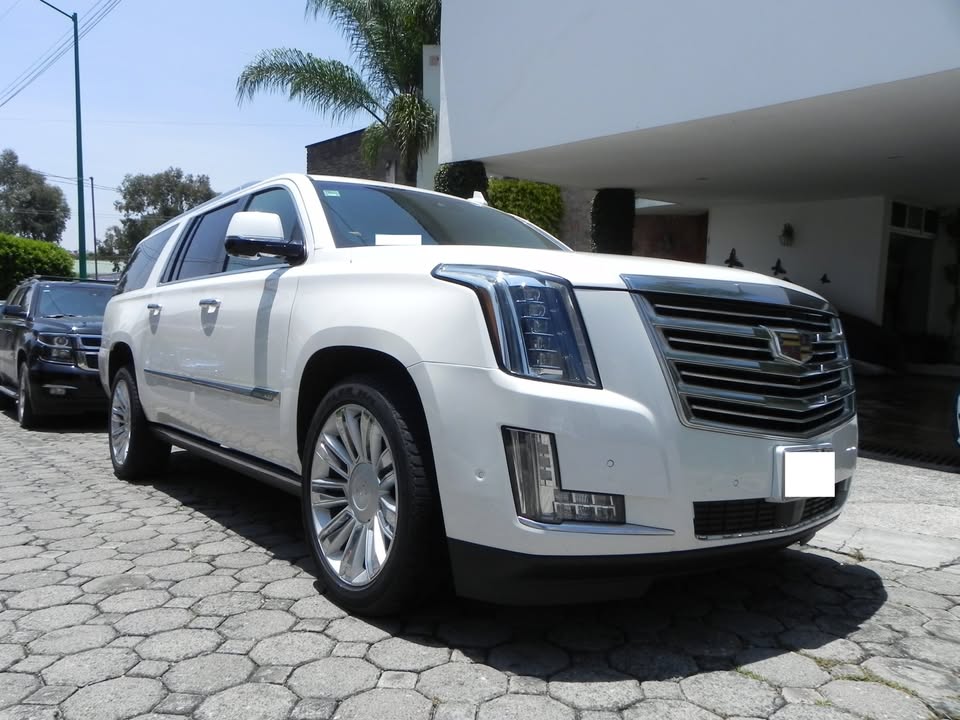 CADILLAC ESCALADE 6.2 PLATINUM 4X4 AT