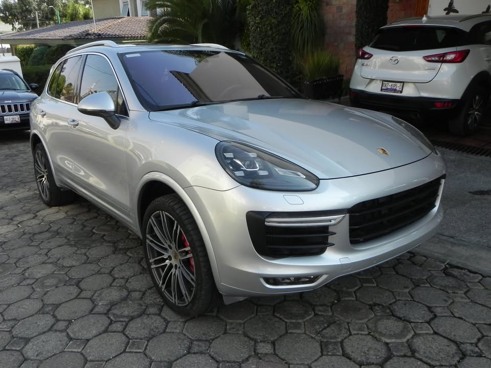 PORSCHE CAYENNE TURBO V8 4.8L 2015